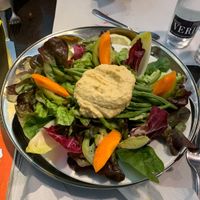 Delicious hummus and green bean salad at Veggie Garden - Dels Angels in Barcelona