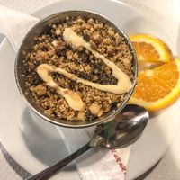 Apple crumble at Veggie Garden - Dels Angels in Barcelona