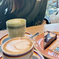 Avena cappuccino, avena matcha latte and vegan chocolate cake #Veganuary at Ditta Artigianale - Lungarno Soderini in Florence