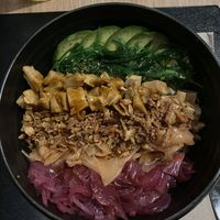 tofu and heura chicken mix poke bowl with pickled ginger, pickled onions, wakame, avocado and crispy onions #Veganuary at Natur Poke - Palma in Mallorca