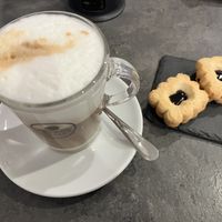 Soy macchiato with vegan cookies   at "Art & Chocolate" in Verona
