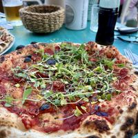 Vegane Pizza mit Sprossen   at Träumeria Son Moll & Lounge in Mallorca