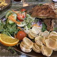 Well, this was worth waiting for 😋. Very tasty vegan applewood and onion toastie, along with a huge side salad. Highly recommend if in Alnwick    at Strawberry Lounge in Alnwick