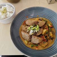 Kare Kare at Lolo & Lola in Vienna