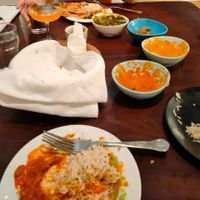 Sides: Lachna Paratha (gone!); Saag; Butter Chick'n; Baingan Bharta; Jeera rice; Coriander Yoghurt at Késarum in Southampton