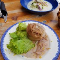 Cake aux poireaux et sauce "gorgonzola", et ceviche de courgettes, lait de coco, gingembre, coriandre et oignons rouges at Mariposas in Marseille