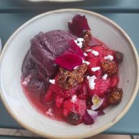 Acai bowl at Mariposas in Marseille