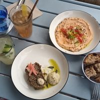 2 delicious and nice entrance with homemade icetea and lemonade at Mariposas in Marseille