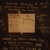 Menu at the front door at Mariposas in Marseille