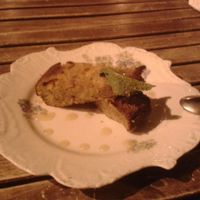 Vegan cinnamon cake at Mariposas in Marseille