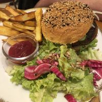 Burger  at Mariposas in Marseille