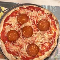 Amazing vegan pepperoni pizza   at Florence Cafe in Benalmadena