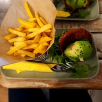 Avocado-Burger at Ma'Rinas - Veggiezz in Karlsruhe
