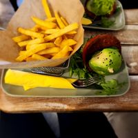 Avocado-Burger at Ma'Rinas - Veggiezz in Karlsruhe