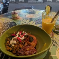 Chickpea, aubergine and spinach curry. Balinese Jamu for drinking at Akar Cafe in Lovina