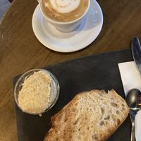 Happy Cappuccino und Hummusstulle  at Kaffitar - Bankastræti in Reykjavik
