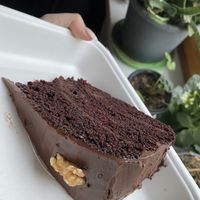 Black Forrest Cake
mit Himbeeren und Walnüssen 🍰 at EmmaPea Vegan Food and Bar in Berlin