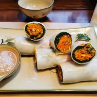 Sommerrollen mit Erdnussesoße at CHAYFOOD in Hanoi