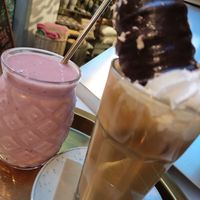 Pinky pie smoothie and Iced Coffee with "flødebolle" at Whole Food Cafe in Thisted