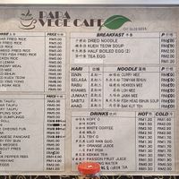 Food was very good, tasty and homely. Prices are affordable, place located in town. We enjoyed our meal. Owner is friendly at Papa Vege Cafe in Kangar