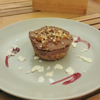 Dulce de chocolate con frutos secos y mermelada de frutos rojos at  Vegigan in Tenerife