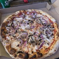 Pizza Manhattan Plant Based  at Green Pizza in Mexico City