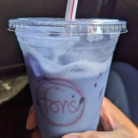 Blue matcha latte at Fons - Plant Based Cafe in Chicago