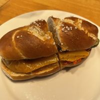 Laugenzopf mit gegrilltem Gemüse - wird im Café selber belegt! 💚  at Bäckerei Natur-Schmid in Senden