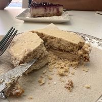 Monster alfajor de maicena con dulce de leche vegano  at Ingrediente Secreto in Badalona