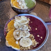 Açai bowl und Green Smoothie Bowl   at My Coffee Porto in Porto