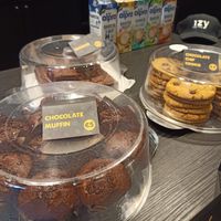 Many choices at Izy Coffee in Antwerpen