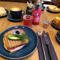 Zweimal veganer Zitronenkuchen, einmal Käsekuchen, einmal veganes Glück at Laibgenuss in Koblenz