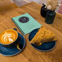 Vegan Apfel Streusel and Cappuccino at Laibgenuss at Laibgenuss in Koblenz