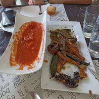 Salmorejo de sandía y salteado de verduras. Muy ricos los dos! at Albergue de Morata in Morata De Jalon