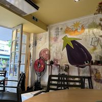 Man kann draußen und drinnen sitzen  at SHOUQ - Zeist in Zeist