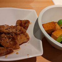 Crispy beef on the left, general tao tufu on the right at OPLANTE Vegan Sushi & Wok  in Montreal