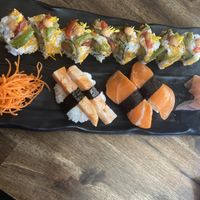 10/10 vegan sushi!!! will definitely be returning!  at OPLANTE Vegan Sushi & Wok  in Montreal