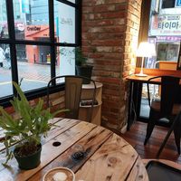  at Caffeinated in Busan