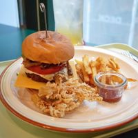 Triple mushroom burger at VFUS 비푸스 in Seoul