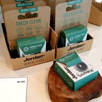 vegan floss at Thanks To Zero Waste - 덕분애 제로웨이스트샵 in Seoul