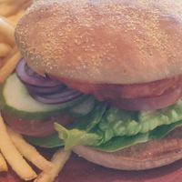 Vegan Crunchy Chicken Burger 🍔 with fries 🍟 at Lim's WAY in Buchholz