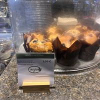 Vegan Blueberry Muffins (Muffins végane aux myrtilles) at Shoukâ in Chamonix-mont-blanc