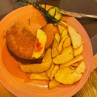 Asked for the burger completely plain as it was for my toddler so I’m not actually sure what else comes inside it typically ie salad / sauce etc at Cristal in Mallorca