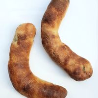 vegan olive bread with jalapeno (left) and onion (right) #Veganuary at Vake 베이크 in Gyeonggi Do