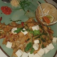Pad thai vegano con tofu at Manaw in Mexico City