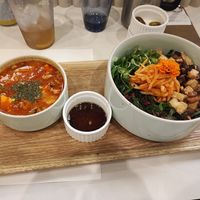 Menu Bimbimbap et soupe tofu tomate épicée at Plantude 플랜튜드 in Seoul