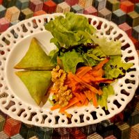 The appetizer: vegan samosas with walnut salad at Carvalho in Chaves