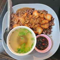 Red vegan pork with rice at Pa Yod Shan Vegetarian Cafe in Chiang Mai