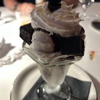 Brownie sundae dessertt  at Crossroads Kitchen in Las Vegas
