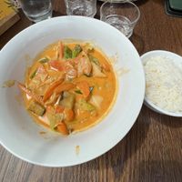 Vegan red thai curry with rice  at Tiny Thaï in 